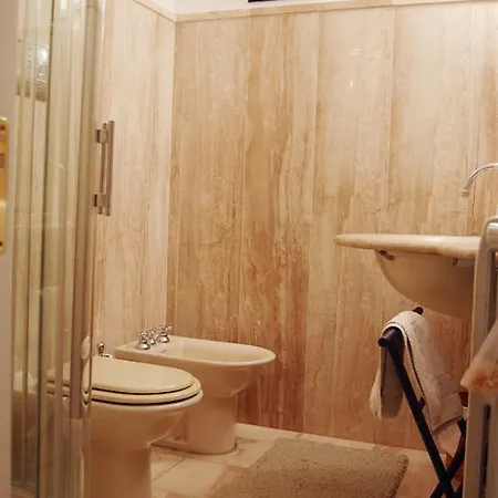 לינה וארוחת בוקר St. Remy קליארי