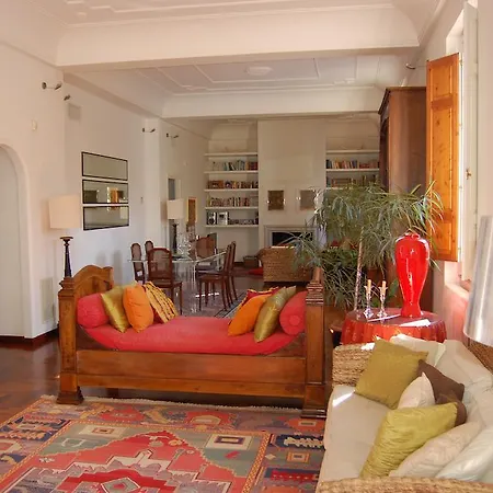 Oda ve Kahvaltı St. Remy 3*