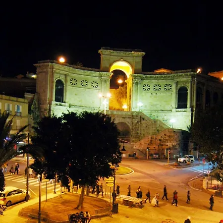 Oda ve Kahvaltı St. Remy Cagliari